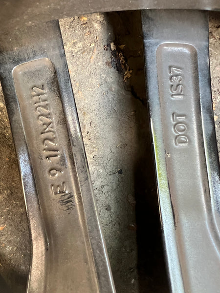 9882610         1 GENUINE BMW X5 X6 742M 22" FRONT ALLOY WHEEL RIM G05 G06 9.5J BLACK  9/1/2 j22  8090013