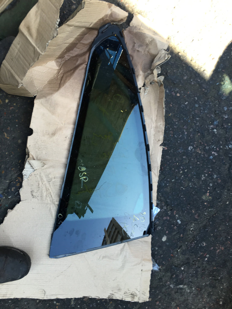 BMW 4 SERIES DRIVER SIDE REAR QUATER GLASS COUPE  51377297336