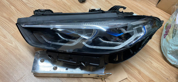 A9 -8739591-04   BMW 8 Series 2018 G15 M850I 2018 Passenger Side  Laser Headlamp   8739591