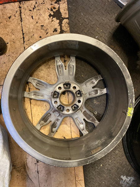 7845870      BMW 1 SERIES F20  2017 Alloywheel  F21 °F22 Single  Styling M 436 Wheel 18 437 E1 71/2JW 18  1 airline crack observe picture