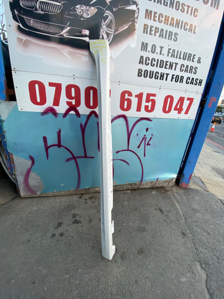 51778090417     BMW 8 SERIES  2020 840D 3.0 DIESEL XDRIVE passenger Side skirt   8090417