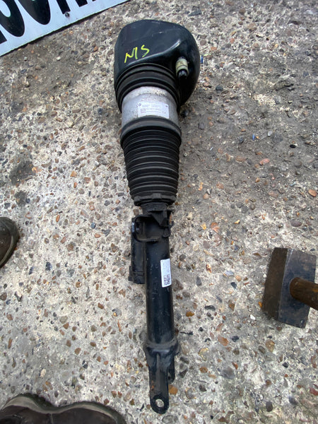 77687755302    BMW 7 Series 2018 G11 passenger side front Shock Absorber  Bmw G12 front shock   7755302.  6877553