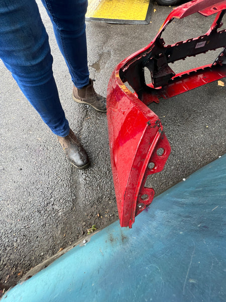 51118073078  BMW Z4  2022 G29 front  m-sport bumper in red needs repair/respray.  observe al pictures please 8073078