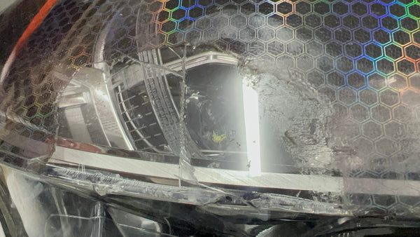 8499126        BMW 5 SERIES 2020  G30  driver Side Adaptive led headlight  GENUINE  8499126-03  glass a little crack   please observe all pictures