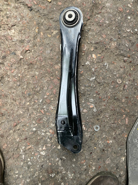 6871020    BMW X3 2018 G01 passenger side rear wishbone     Bmw X4  2018 G02  passenger side Rear Wishbone Arm 2018