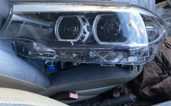 Genuine BMW G30 G31 5 Series Passenger Side Left LED Headlight 8499113
