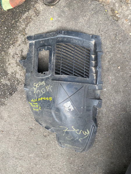 51717185164        BMW 7 F01 760i 2015 RHD Front Right Wheel Arch Liner Housing 7185164 12216007  51717302387