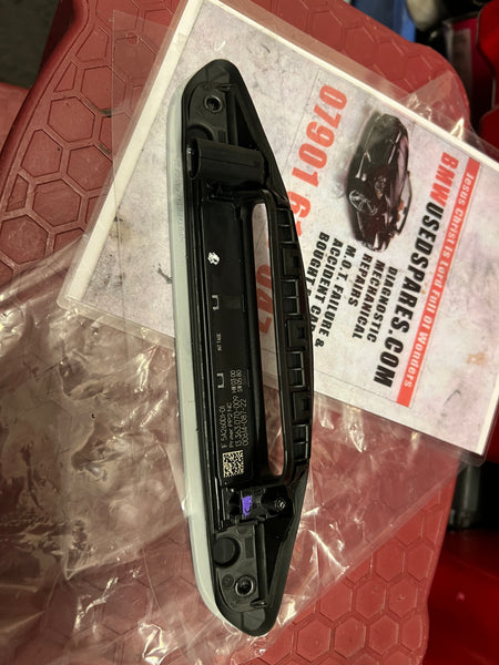 51225A260D1      BMW 4 Series 2022 G26  Gran Coupe passenger side external door Handel trim  5A260D1 BMW, TRIM EXTERNAL DOOR HANDLE PRIMED LEFT new