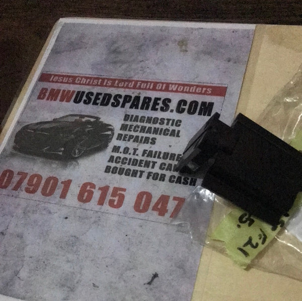 51117318301 BMW 1-Series f21 bumper support centre