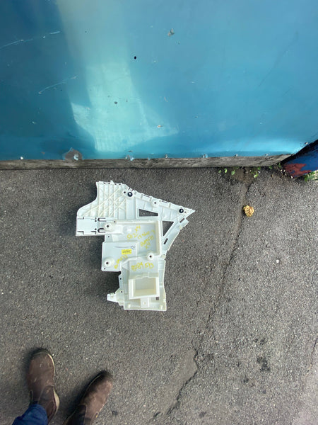 8089573 Bmw X4 2021 G02 Msp  passenger side rear bumper Guide new