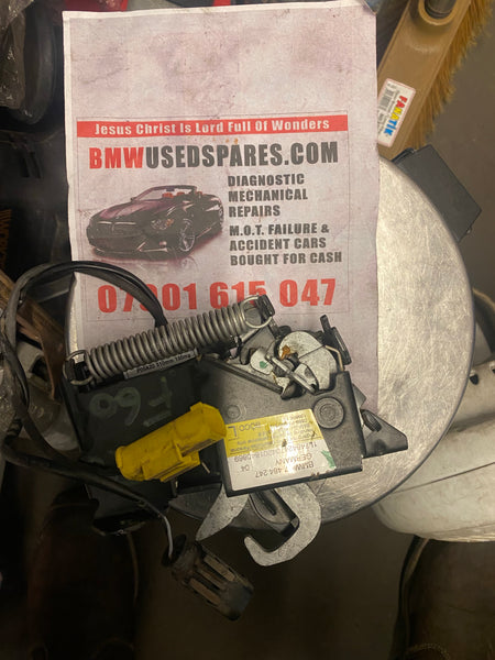 7484247    Mini  countryman 2020 F60 Bonnet Hood Catch Lock Left  Genuine