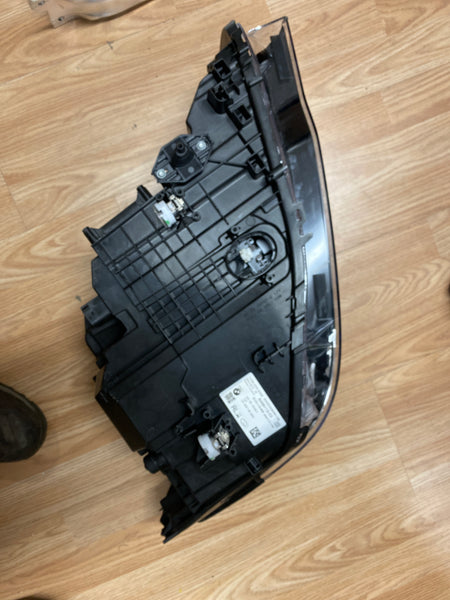 8499113    Bmw 5 series 2020 G30 Passenger Side  LED Headlight