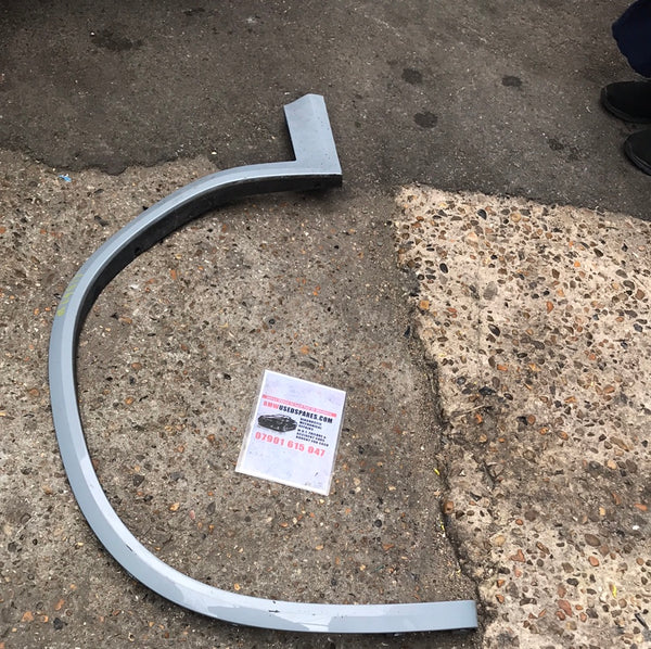 8063817 Bmw x3  2023 G01  passenger side wing moulding   BMW x4  2023 g02 passengers side wing moulding 8064817