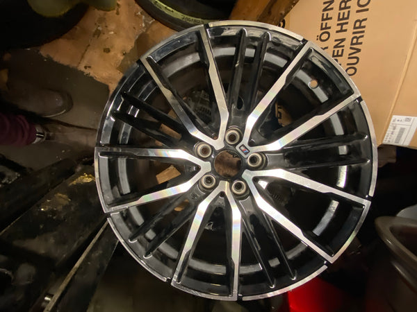 8092356     Bmw 2 series 2022  coupe   F40 F 44 19" inch  Alloy wheel    Single wheel   observe all pictures please   (no 3)