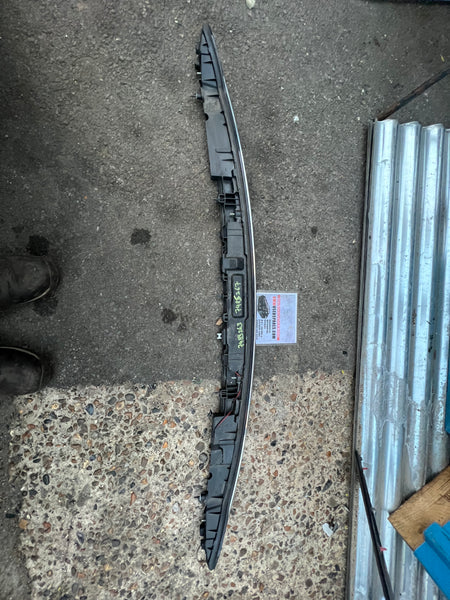 51137483268        BMW 7 SERIES G11 G12 LCI TRUNK OPEN LID TRIM 7483263  7485267    Genuine  Bmw G11 Trunk Lid Grip  51137483268