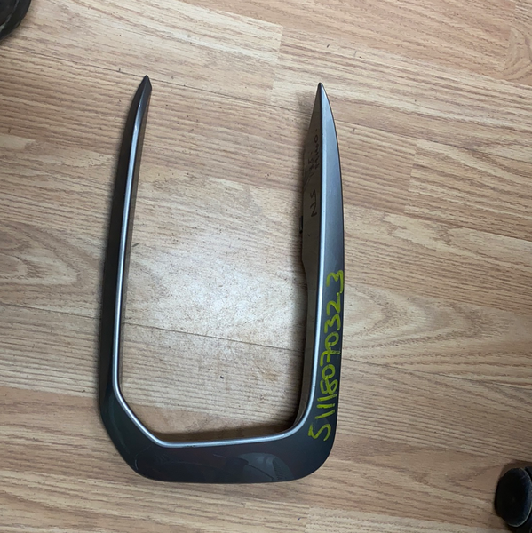 51118070323    BMW 1 series 2018 F21 M Front Bumper Left Grille Trim Clasp   8070323 Genuine