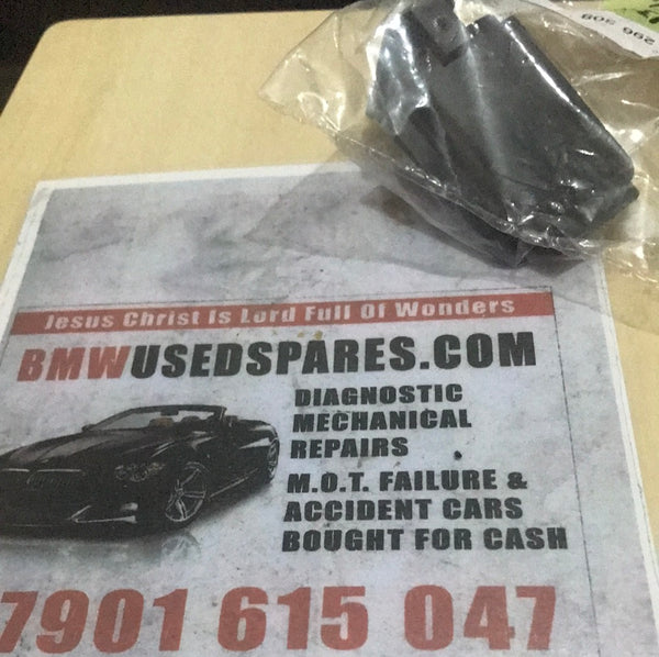 51117296308 BMW 2/3/4 series front bumper centre support mount