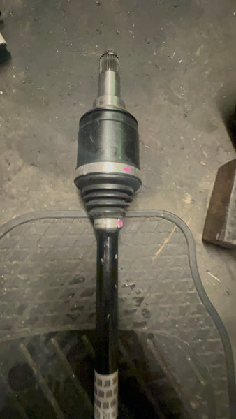 8482603        BMW 3 SERIES 2022 G20 2.0L Diesel passenger side REAR  DRIVESHAFT    8482603