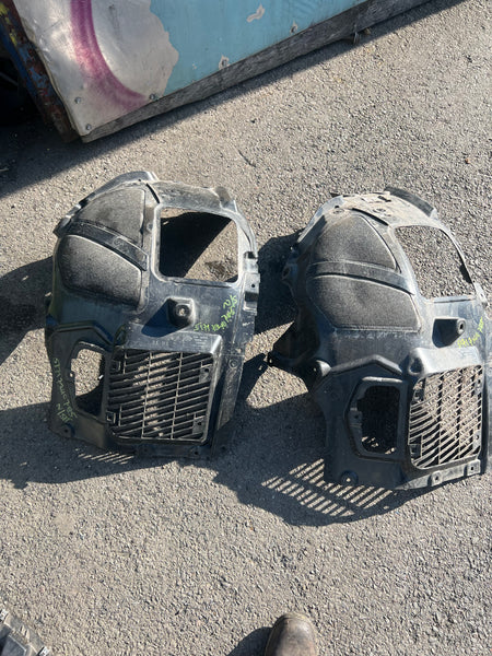 51717340785  BMW 5 SERIES 2020  530e G30 G31 passenger side FRONT SPLASH GUARD FRONT SECTION  Bmw 5 series G30 splash guard