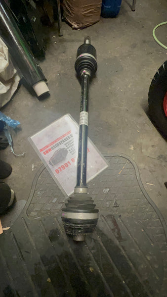 8482603        BMW 3 SERIES 2022 G20 2.0L Diesel passenger side REAR  DRIVESHAFT    8482603