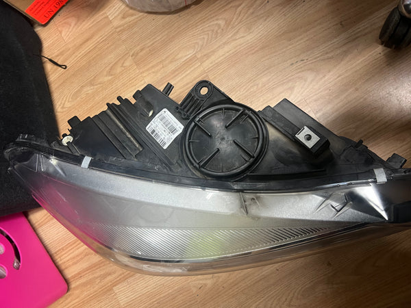 A87422576      BMW 2 SERIES  2018 GRAN TOURER Driver side headlight  7422576