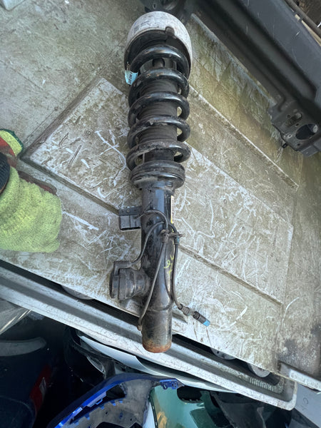 BMW X5 2015  F15 front driver side Shock Absorber Strut R Vdc Adaptive Drive   6863174     BMW X5 F15 X6 F16 ADAPTIVE VDC FRONT RIGHT SHOCK ABSORBER
