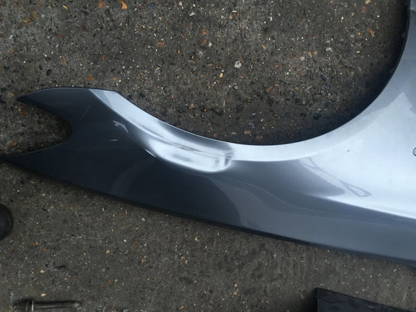 BMW 5 SERIES F10 20014 DRIVER SIDE WING NEEDS REPAIR