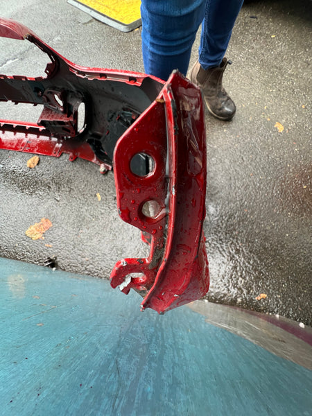 51118073078  BMW Z4  2022 G29 front  m-sport bumper in red needs repair/respray.  observe al pictures please 8073078