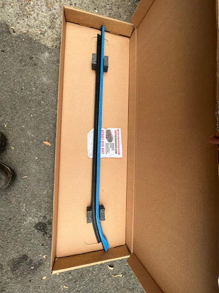 51337393414      BMW X3 2021  GO 1  Shaft cover driver side front door  7393414