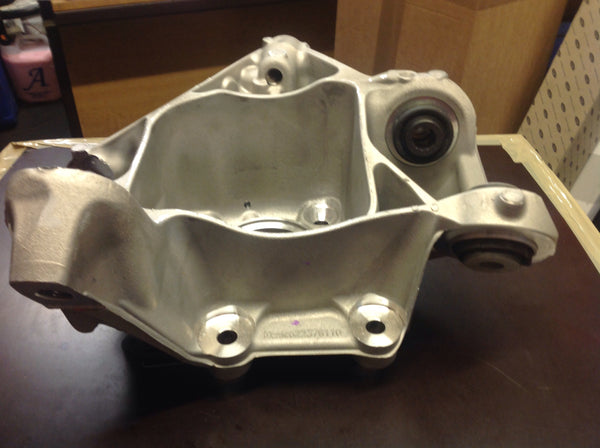 33306876652 wheel carrier right rear right X5 Go5 X50i rear axle support/ wheel suspension