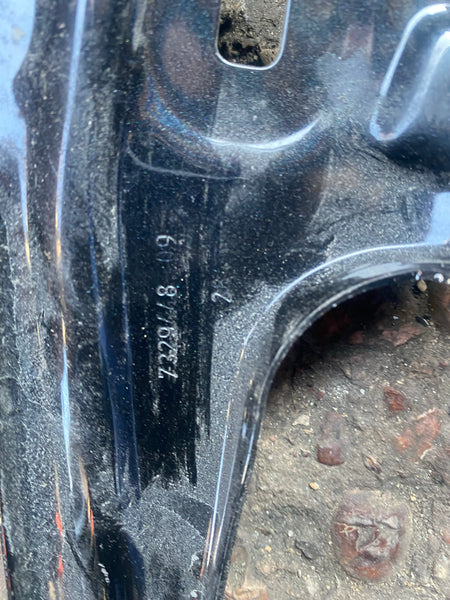 7329448     BMW X1 2019 F48  driver side FENDER MOUNTING BRACKET SUPPORT      BMW X1 XDRIVE 20i F48 FRONT DRIVER SIDE WING MOUNT BRACKET  7329448