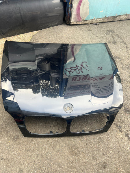 BMW X5 2014 E70 Bonnet    Bmw X6 E71 2014 Bonnet Hood  6917364  needs respray /repair