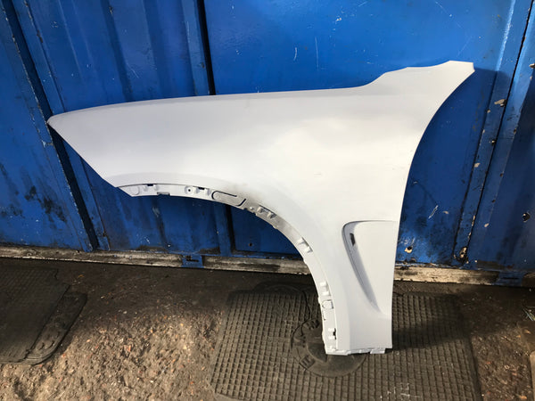 BMW X5 2019 F15 Passenger side wing primed ready for spray
