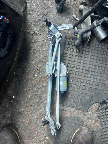 6978264    BMW 3 SERIES E90 E91 E92 FRONT WINDSCREEN WIPER MOTOR MECHANISM LINKAGE  6978264