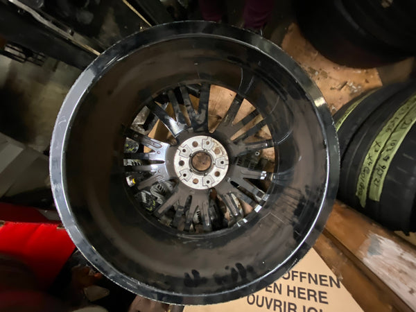 8092356     Bmw 2 series 2022  coupe   F40 F 44 19" inch  Alloy wheel    Single wheel   observe all pictures please   (no 3)