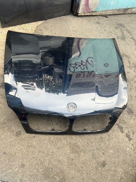 BMW X5 2014 E70 Bonnet    Bmw X6 E71 2014 Bonnet Hood  6917364  needs respray /repair