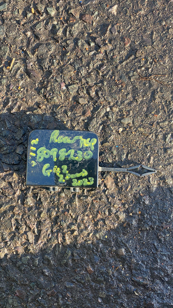 51128098230   Bmw 2 series 2023 M-sport rear bumper tow eye in black   8098230