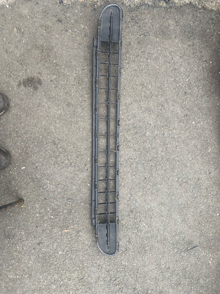 7370798 MINI CLUBMAN 2021  F54 FRONT BUMPER LOWER GRILL TRIM  7370798