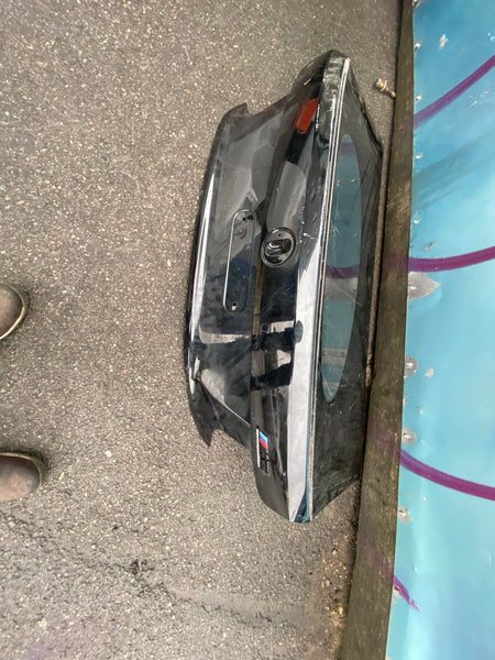 41007335376     BMW M2 2019  F87 Competition  Bootlid / Tailgate    BMW Boot lid 2 Series F22 Coupe in black needs very light repair