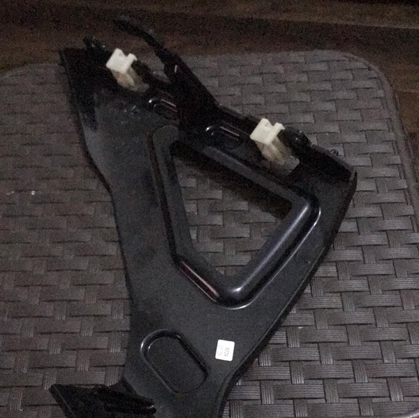 5117357201 BMW 7 g11 font bumper upper bracket @ £35.00