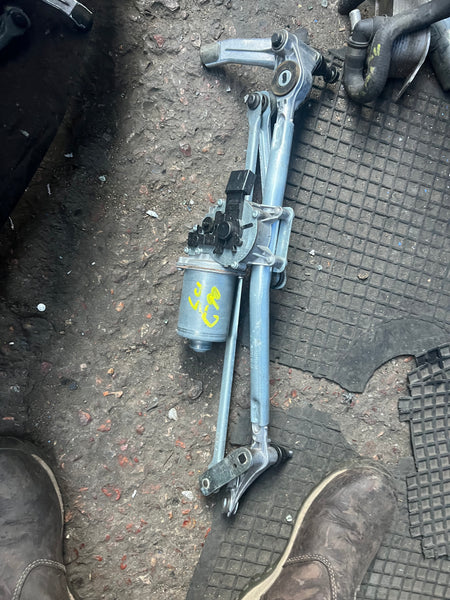 6978264    BMW 3 SERIES E90 E91 E92 FRONT WINDSCREEN WIPER MOTOR MECHANISM LINKAGE  6978264