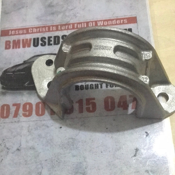 313522830337 BMW front sway bar bushing bracket @ £40.00 each