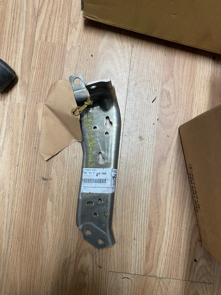 51117498085  BMW X2 F39 X1 F48 F49 VERTICAL STRUT BRACE FRONT BUMPER SUPPORT DRIVER RIGHT OSF.   Mini One Cooper S Right Side Vertical Brace  F54 F55 F56/F57 F60 7498085