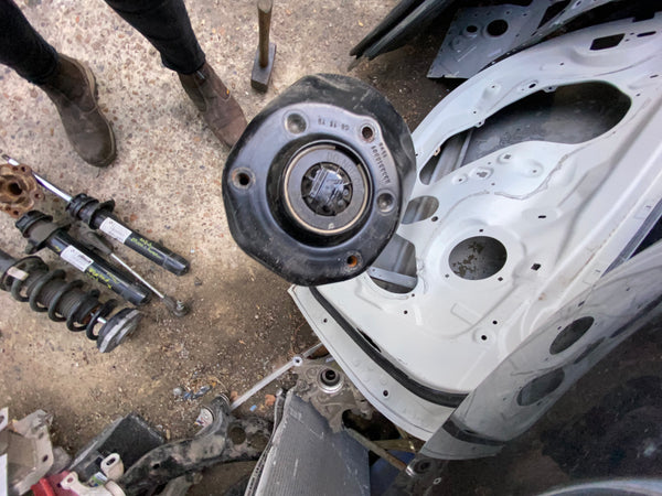 77687755302    BMW 7 Series 2018 G11 passenger side front Shock Absorber  Bmw G12 front shock   7755302.  6877553