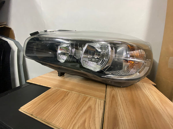 7422575     BMW 2 Series 2017 F45 Active Gran Tourer  passenger side headlight   A97422575 -04