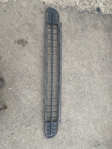 7370798 MINI CLUBMAN 2021  F54 FRONT BUMPER LOWER GRILL TRIM  7370798