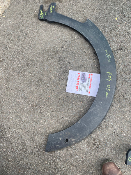 7348906   MINI Clubman  2017 F54  Drivers Right Front Outer Wheel Arch Trim