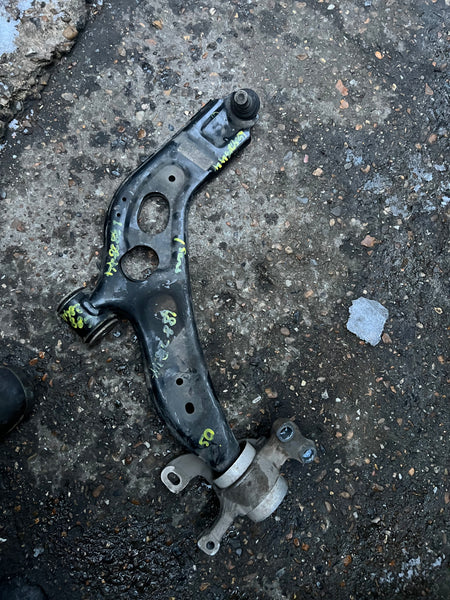 6882844 BMW  1 series 2022 f40 driver side  front Wishbone  Bmw 1 series F40 F52 2' F45 F46 X1 F48 F49 X2 F39 wishbone