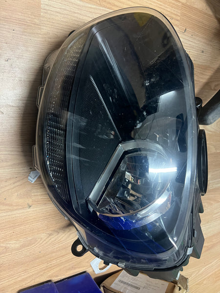 7390149     Mini Countryman 2019 F60 passenger headlight  A9739014910 030109960305