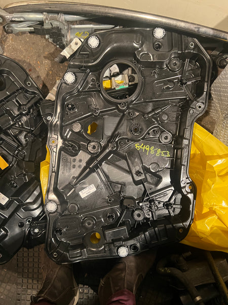 8498853   Original    BMW 3 Series  2022 G20  passenger side front window regulator     8495865